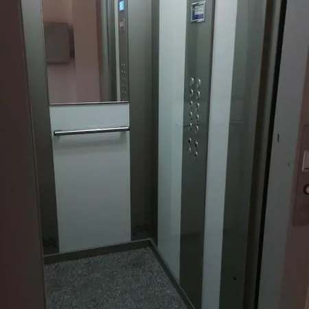 Quiet And Spacious 3-room 